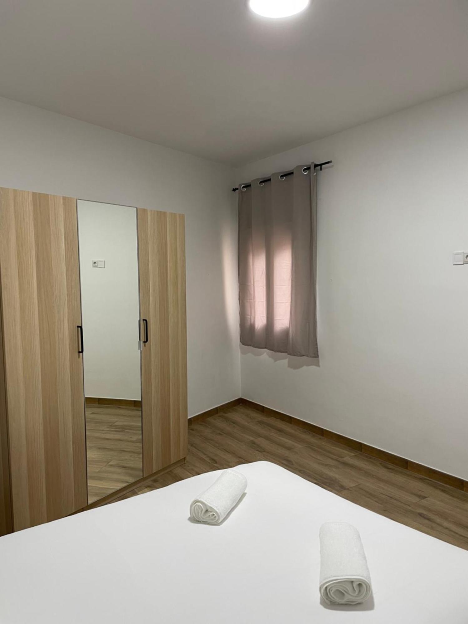 Apartamentos Tarradellas Sants Estacio Барселона Экстерьер фото