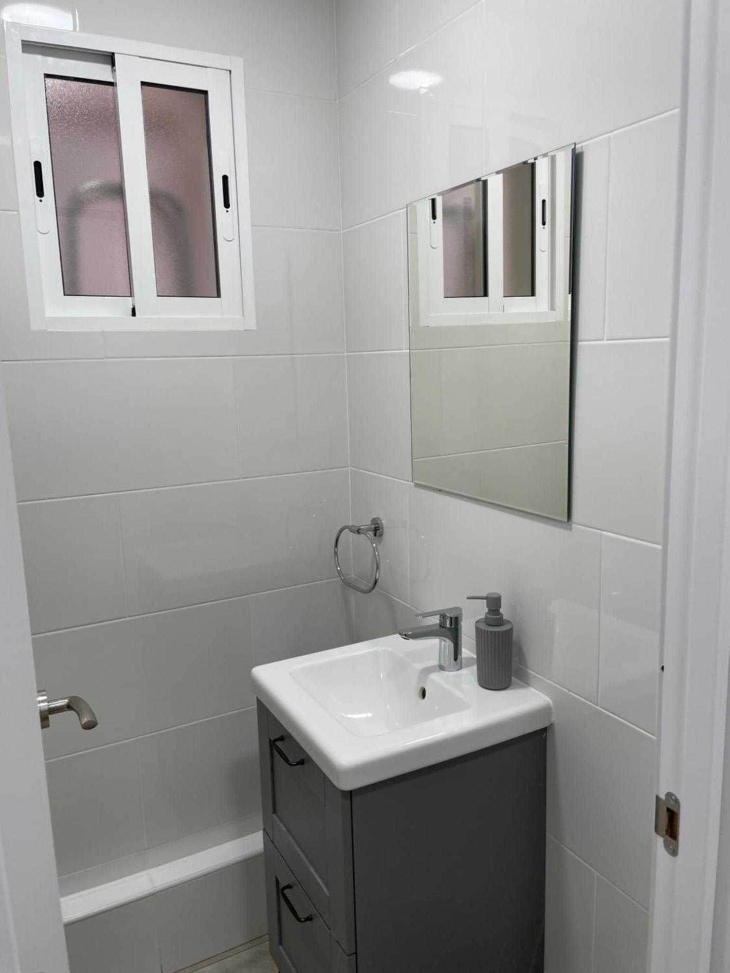 Apartamentos Tarradellas Sants Estacio Барселона Экстерьер фото