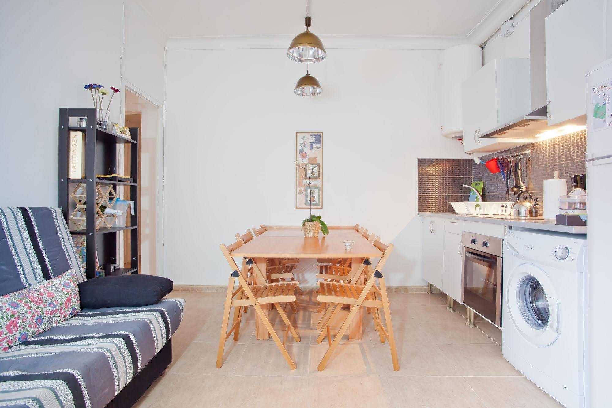 Apartamentos Tarradellas Sants Estacio Барселона Экстерьер фото