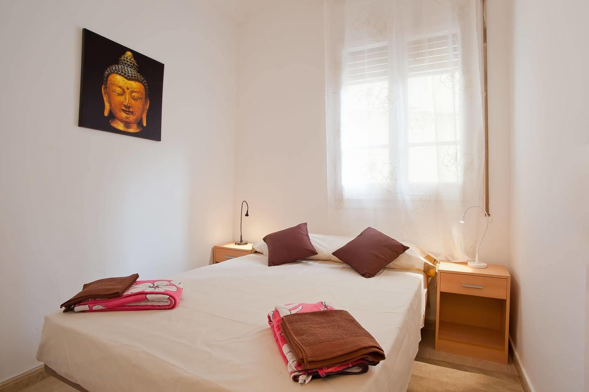 Apartamentos Tarradellas Sants Estacio Барселона Экстерьер фото