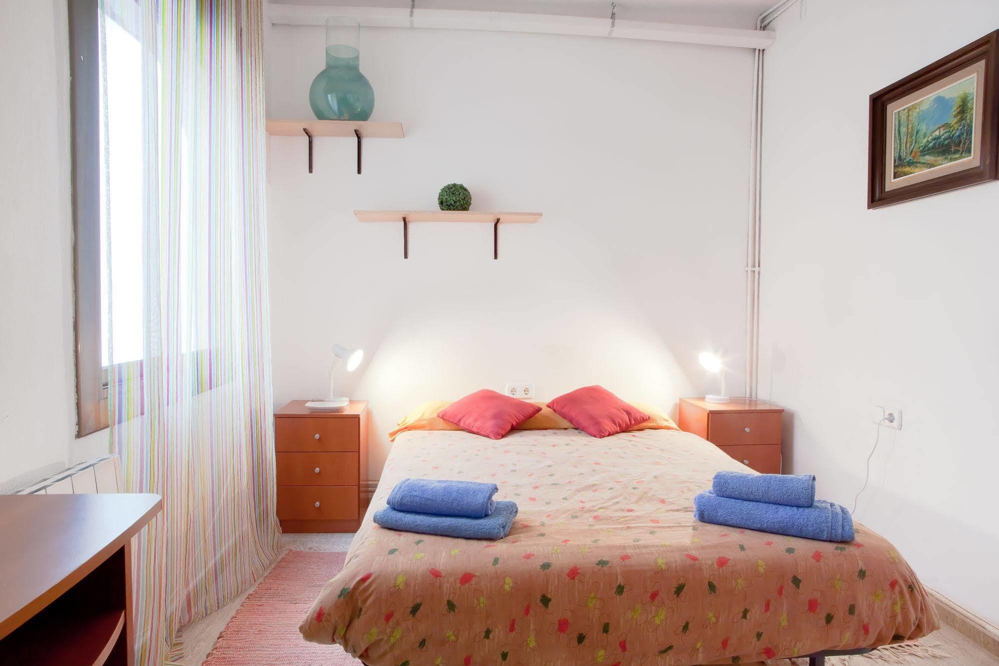 Apartamentos Tarradellas Sants Estacio Барселона Экстерьер фото